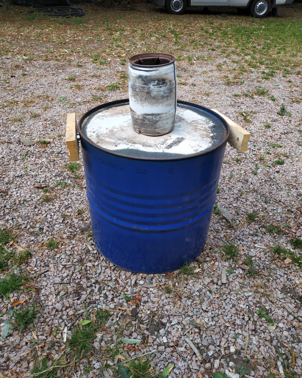 Small barrel chimney